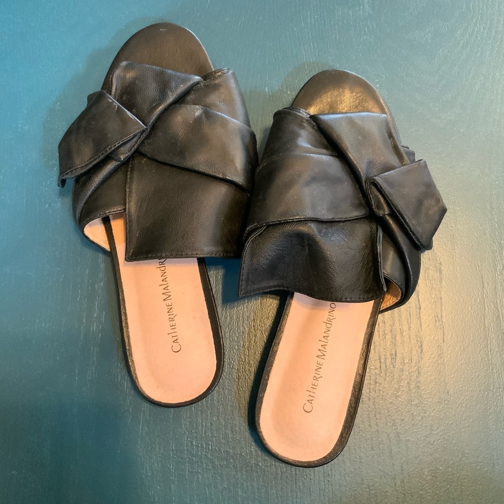 Catherine Malandrino black bow slip on sandals sz8